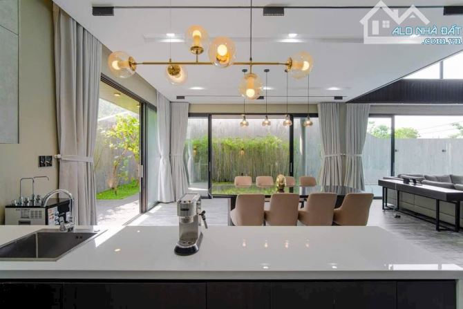 BÁN VILLA LƯƠNG HỮU KHÁNH - SIÊU ĐẸP SIÊU RẺ, 300m2, POOL SANG CHẢNH - 4