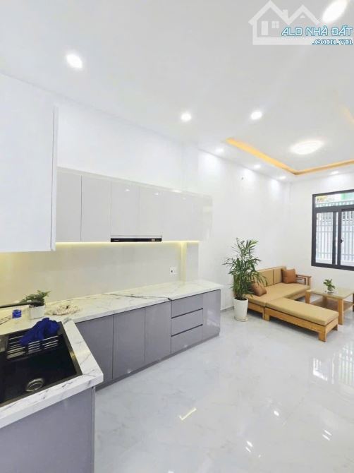 🏡 NHÀ PHỐ 3 TẦNG – Q2 – NGANG 5.7M – Ô TÔ ĐỖ CỬA – HOÀN CÔNG ĐỦ – GẦN BV LÊ VĂN THỊNH – 6 - 4