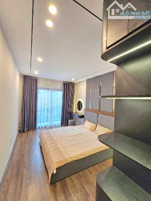 Bán nhà 4 tầng Long Biên, 2 mặt thoáng, full nội thất, ô tô đỗ cửa, giá 7 tỷ+ - 4