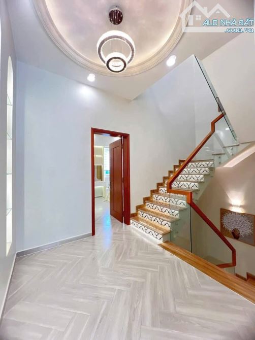 Bán Biệt thự mi ni - tân phú Quận 7 - Giá chỉ 8xtoi - 4