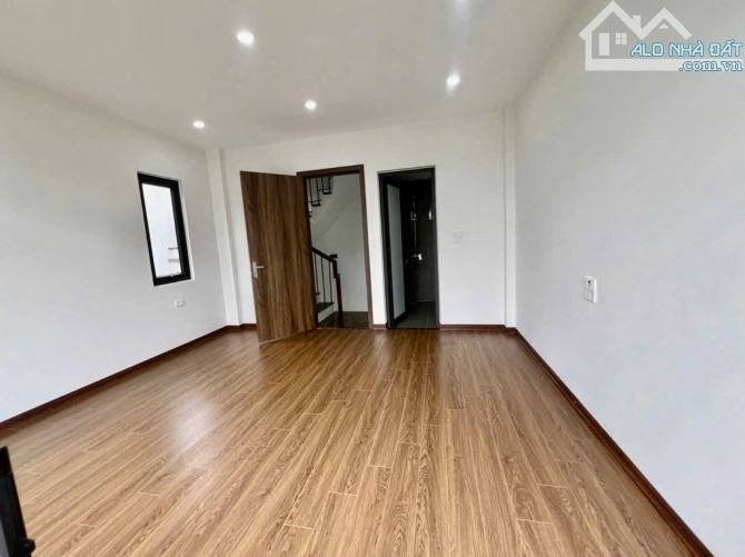 Bán Nhà Thạch Bàn 7 TẦNG THANG MÁY chỉ 9 tỷ-Ô TÔ-FULL NỘI THẤT-MỚI TINH-SỔ VUÔNG-PHÁP LÝ - 4