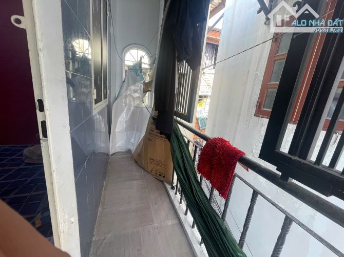 Nhà 2 tầng - Ngang 3.6 dài 5 - Hẻm 2.5m - Tôn Đản - f4 Quận 4. - 4