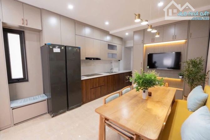 Bán nhà Gần Aeon mall Long Biên  🏠 – 5 TẦNG – Ô TÔ cách 50m    • Diện tích: 32²-giá 4.8Tỷ - 4