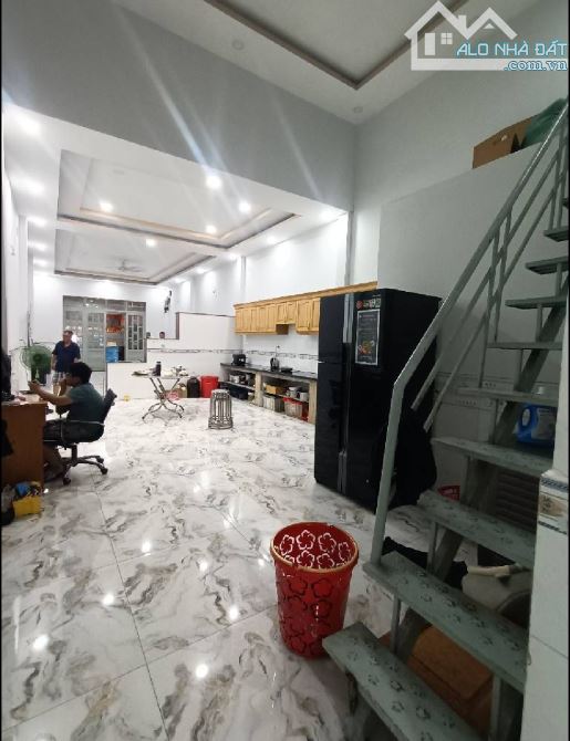 BÁN NHÀ MTKD DƯƠNG CÔNG KHI BÀ ĐIỂM( XÃ XUÂN THỚI THƯỢNG CŨ) HÓC MÔN- 200M2- 5×40 DÀI MIÊN - 4