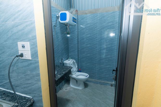 Cho thuê nhà nguyên căn ngõ 90 Đường Nam Dư, Phường Lĩnh Nam, Hoàng Mai. DT 38m x 4 tầng, - 4