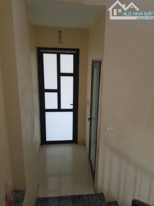 Cho thuê nhà nguyên căn Bắc Cầu- Ngọc Thụy- 50m2- 3 tầng- 6tr - 4