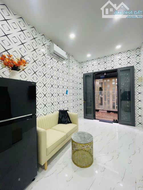 KHU PHÂN LÔ TRẦN HƯNG ĐẠO QUẬN 1 - 4 TẦNG MỚI - ĐẦY ĐỦ CÔNG NĂNG - SỔ HỒNG VUÔNG HOÀN C - 5