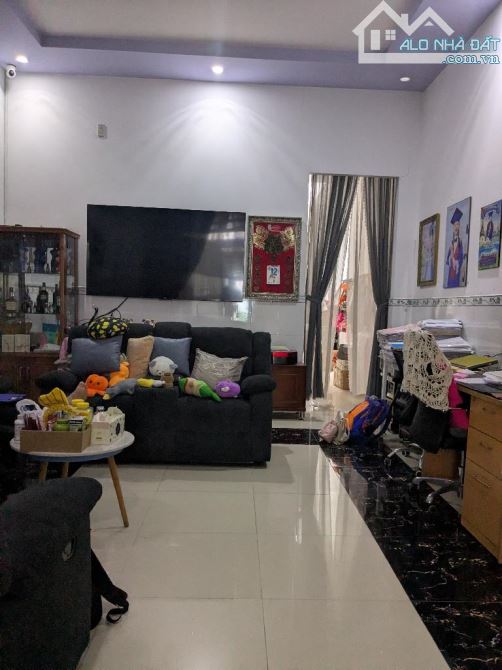 Bán nhà c4 165m2 đường Ấp Mỹ Hòa 3 Hóc Môn.Dt:5m*33m đường 8m chủ gửi bán 6,5tỶHR - 5