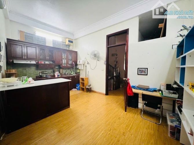 BÁN NHÀ QUỐC TỬ GIÁM ĐỐNG ĐA 40m 3Tầng Mt 3.5m GIÁ 5.2 TỶ NGÕ THÔNG KINH DOANH. - 5