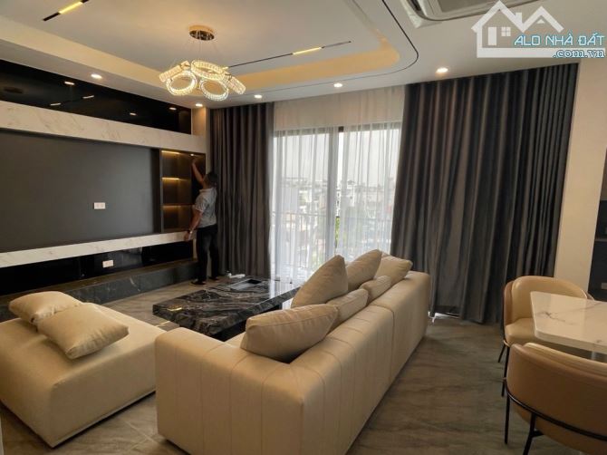 NGỌC THUỴ 50M2 - 8TẦNG THANG MÁY - OTO ĐỖ TRƯỚC CỬA - VIEW HỒ TRƯỚC NHÀ CỰC ĐẸP - 5