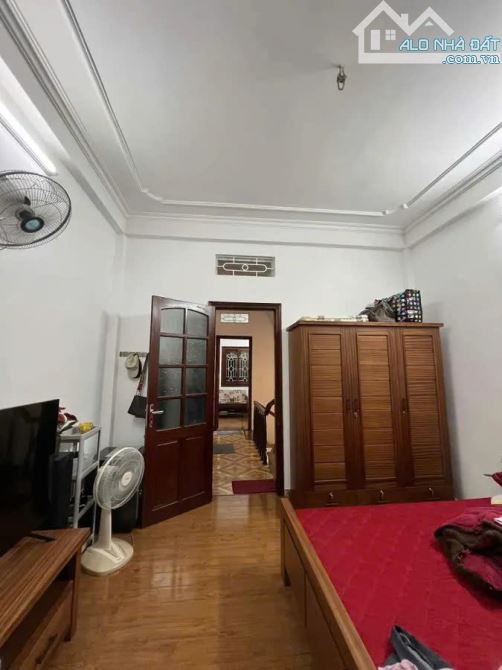 Bán Nhanh siêu phẩm Nguyễn Ngọc Vũ, kinh doanh, 61m, 5 tầng, 4,8m MT, Gía 22,1 tỷ - 5