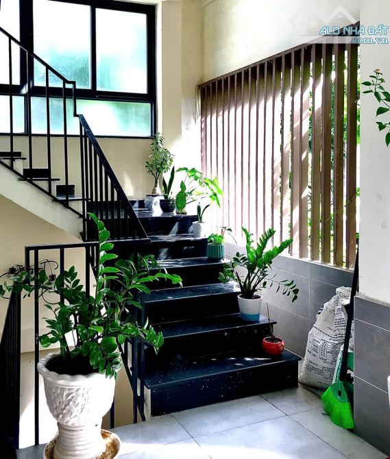 VIP! Bán căn biệt thự 150m2 siêu đẹp đường Lê Văn Sỹ, Phú Nhuận, 8x 20m, 3 tầng.Gía 27 tỷ - 5