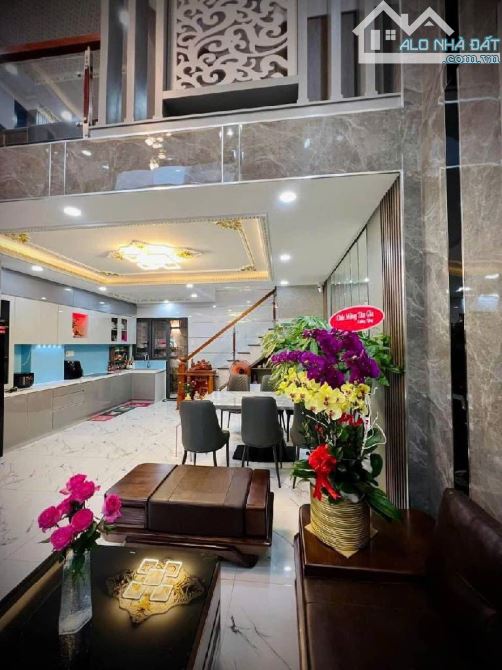 💐SIÊU PHẨM - NHÀ 5 TẦNG NỘI THẤT XỊN XÒ - 5.5X10M - HẺM XE HƠI KHU PHÂN LÔ - CHỈ 6.. TỶ - 5