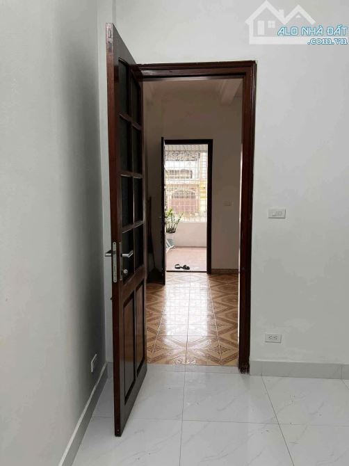 BÁN NHÀ HOÀNG CẦU, ĐỐNG ĐA. PHÂN LÔ, Ô TÔ ĐỖ CỬA, NGÕ THÔNG TỨ PHÍA, DÂN XÂY CHẮC CHẮN, Ô - 5