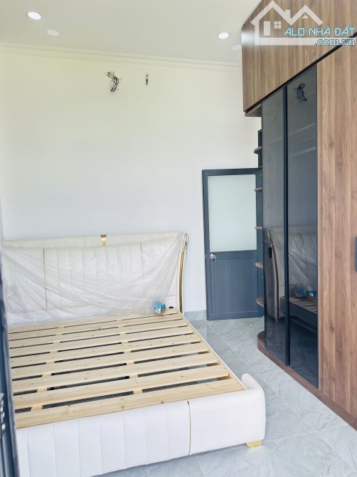 Nhà mới xây Diên An chỉ để du lịch, xung quanh đẹp như tranh làng quê - 5