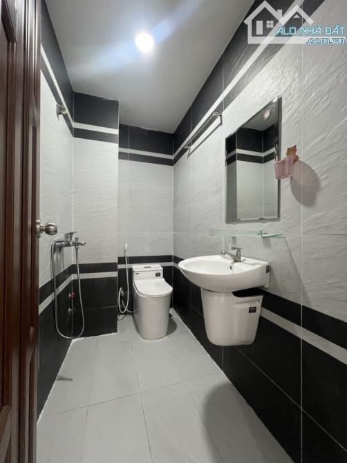 Dương Quảng Hàm P5 Gò Vấp, HXH 4m, Dt 86m2(5.5x17m), 5 tầng 11P CHDV, giảm còn 15 tỷ - 5