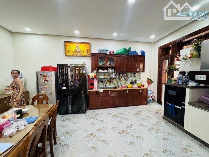 🏡H.àng t.uyển THĐ - 144m2 - 4 T.ầng - N.gang l.ớn 7.5m - h.ẻm 3m - 4pn , có kết cấu 🏡 - 5