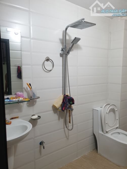 BÁN NHÀ ĐẸP 1.58 TỶ 3 TẦNG 45M2 ( ĐÔNG BẮC ) NGÕ KHU ĐỆ TỨ - 5
