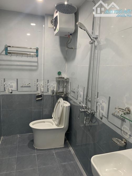 BÁN NHÀ ĐẸP 2.25 TỶ 3 TẦNG 51M2 ( HƯỚNG ĐÔNG ) NGÕ ĐƯỜNG KÊNH - 5