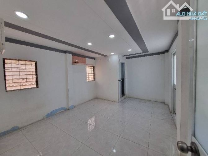 2 MẶT HẺM TRƯỚC SAU - HẺM 3M NGAY NGUYỄN CHÍ THANH Q.10 - 3 TẦNG - 18M2 - CHỈ 3.2 TỶ - 5