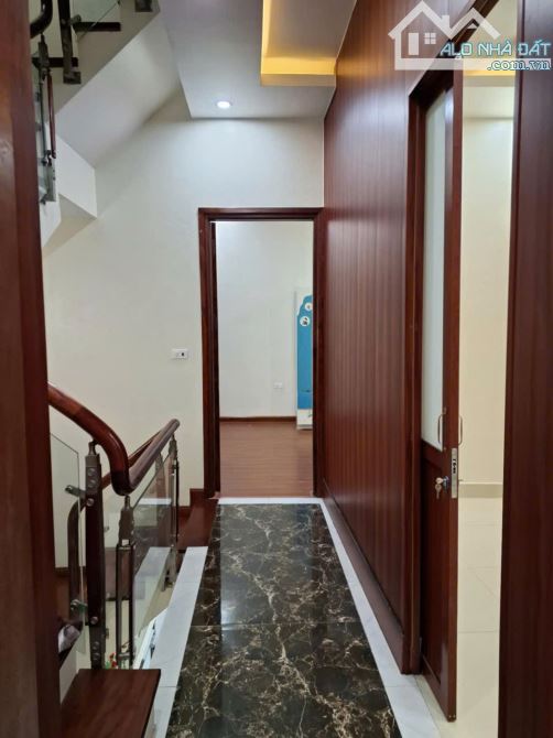 Nhà dân xây Phú Thượng, Mặt ngõ 2 xe tải tránh, 3 thoáng nhà Full gỗ lim, 45m2 nhỉn 5 tỷ - 5