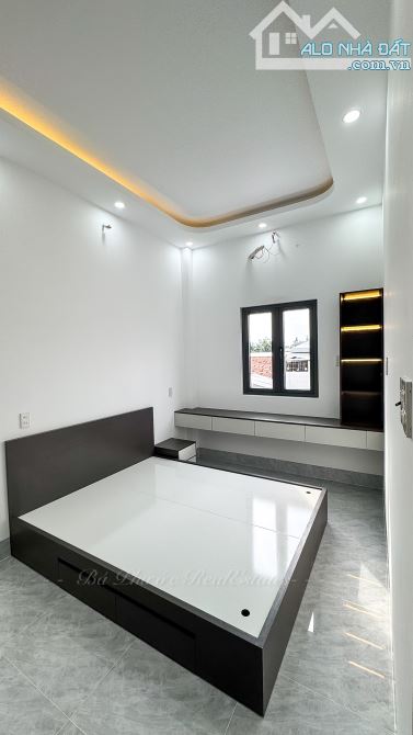 NHÀ TRỆT LẦU HIỆN ĐẠI XÂY MỚI FULL NỘI THẤT HẺM 311 NGUYỄN VĂN CỪ - SỔ HỒNG HOÀN CÔNG - TP - 5