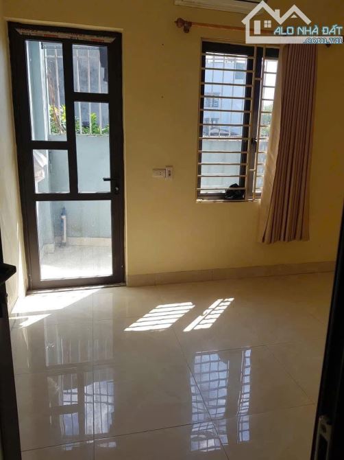 Cho thuê nhà nguyên căn Bắc Cầu- Ngọc Thụy- 50m2- 3 tầng- 6tr - 5