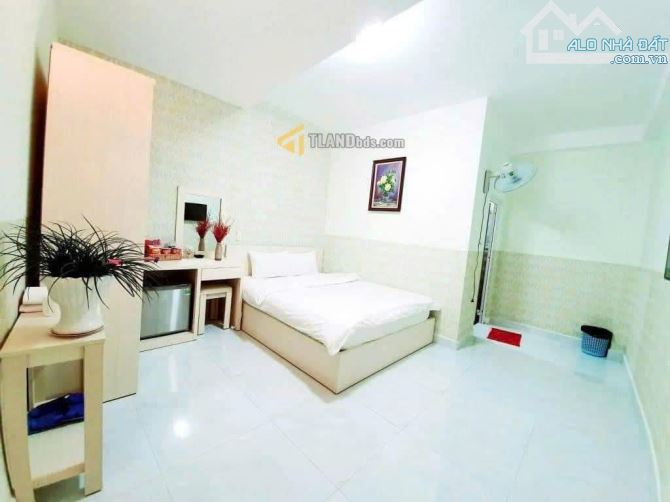 KHÁCH SẠN CÁCH BỜ HỒ XUÂN HƯƠNG CHỈ 1KM - 6
