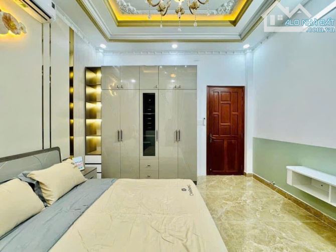 Đi nước ngoài định cư bán gấp nhà ở đường Trần Quốc Toản, phường Võ Thị Sáu, quận 3, giá 3 - 6