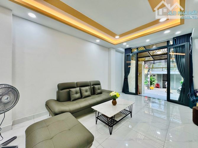 Bán nhà 4tầng khu vip 31/ Ung Văn Khiêm , Phường 25, Quận Bình Thạnh, dt 4 x16m 6pn 6wc - 6