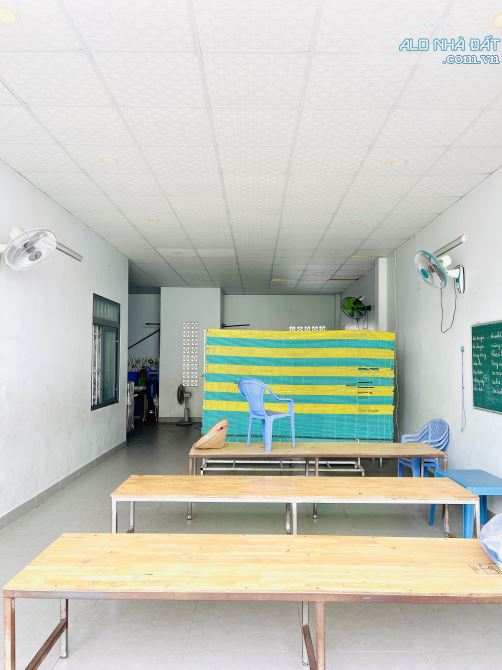 Bán BIỆT THỰ Mặt tiền đường số 10 LINH XUÂN THỦ ĐỨC DT: 185m2 Giá 10.5 Tỷ - 6