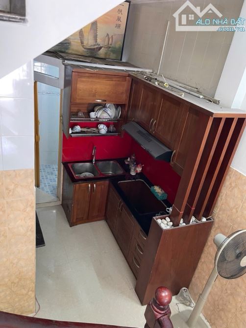 3 TẦNG -ĐẤT THÁNH- P6, Q TÂN BÌNH- GIÁP Q10 - CÔNG VIÊN LÊ THỊ RIÊNG -DT: 38M2- 5 TỶ 9 - 6