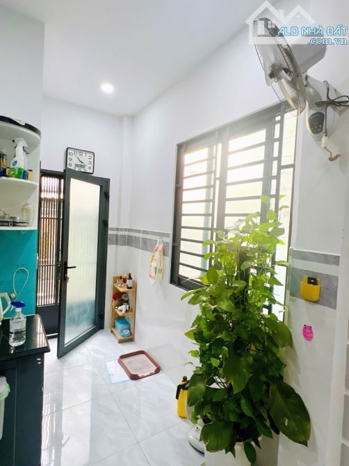 Nhà NGUYỄN SƠN, TÂN PHÚ, hẻm 10m kinh doanh, 3PN, nhỉnh 7 Tỷ - 6