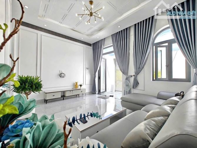 Gấp lắm rồi AC ơi, chú em ổng muốn bỏ xứ về quê trồng bơ nuôi á, nên bán căn nhà ở Tân An - 6