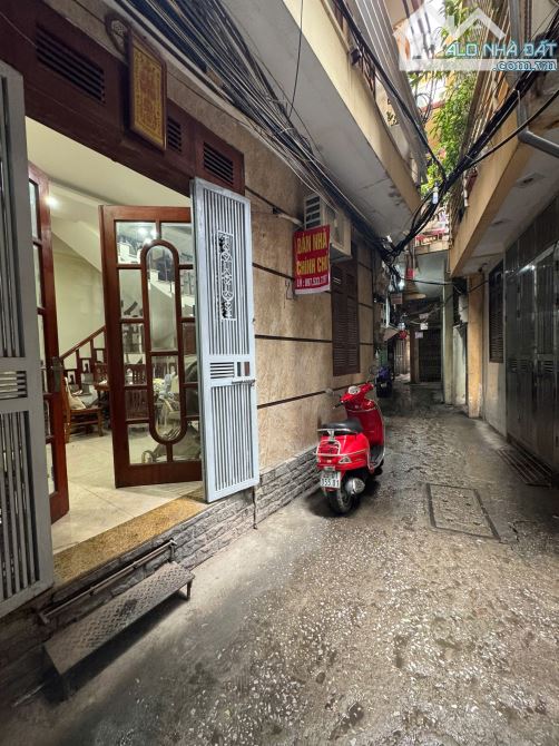 Chính chủ bán nhà 5 tầng đẹp Thổ Quan, Khâm Thiên 28 /33 m² ngõ rộng, gần ô tô - 5