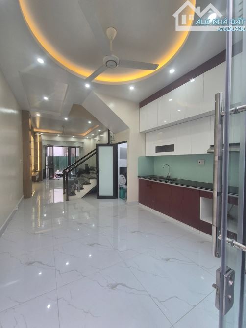 Bán nhà 3 tầng tại Đông Khê, Đông Khê , Ngô Quyền Giá 3 tỷ 9 - 6