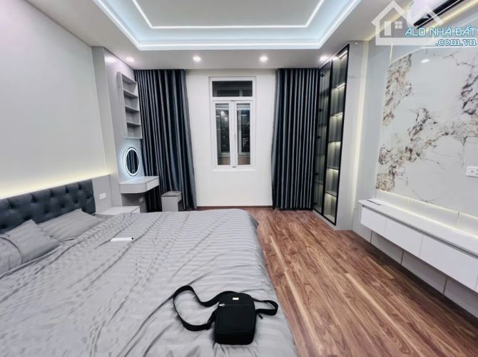 BÁN NHÀ HỒ TÙNG MẬU. Nhà mới: 5 tầng, full NỘI THẤT, DT: 30m, MT: 4m. GIÁ: 7,55 tỷ - 6