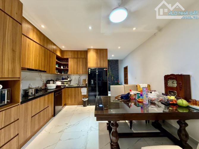 NHÀ ĐẸP THÁI HÀ Ở NGAY - NỞ HẬU - FULL NỘI THẤT - DT RỘNG - TIỆN ÍCH - 7