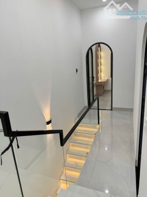 NHÀ MÊ FULL NỘI THẤT HẺM 39 ĐINH CÔNG TRÁNG: GIÁ 3.25 tỷ - 7