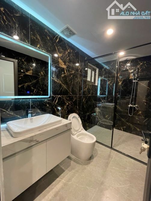 NGỌC THUỴ 50M2 - 8TẦNG THANG MÁY - OTO ĐỖ TRƯỚC CỬA - VIEW HỒ TRƯỚC NHÀ CỰC ĐẸP - 7