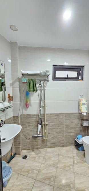 Nhà Mặt Phố Thạch Bàn Cách 50m 5 Tầng Ngõ Ít Nhà – Nhỉnh 6 tỷ - 7