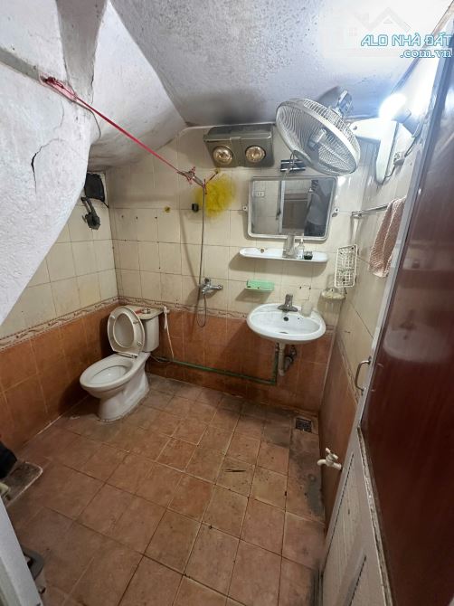 CHỈ HƠN 8 TỶ - 30,1 M2 ĐẤT - NGÕ 3M Ô TÔ CON - 2 TẦNG - GPXD 5 TẦNG - MT 5.7M - GẦN PHỐ - 7