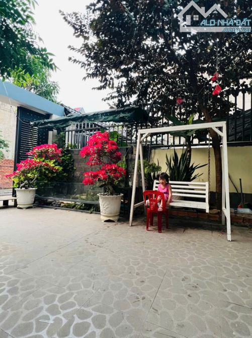 Đường to- giá tốt- ngang 10x dài 19- 7,6 tỷ- 2 Tầng- Biệt thự vườn ở hóc môn. - 7