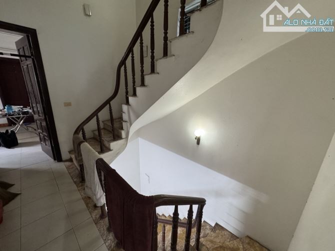 Nhỉnh hơn 10 tỷ/ 63 m2/4 tầng/ 5 M tiền/ Thạch Bàn.Gara Ô tô - 7