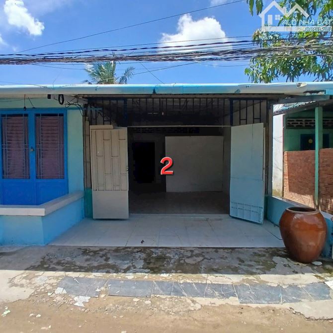 Nhà giá mềm gần khu dân cư 586 - 7