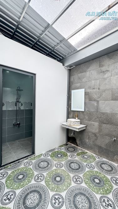 NHÀ TRỆT LẦU HIỆN ĐẠI XÂY MỚI FULL NỘI THẤT HẺM 311 NGUYỄN VĂN CỪ - SỔ HỒNG HOÀN CÔNG - TP - 7