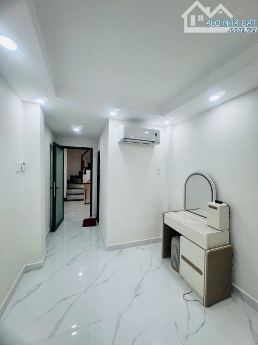 Bán nhà mặt tiền đường Nhật Tảo Quận 10 dt( 3 x 13m) giá 10.8 tỷ - 8