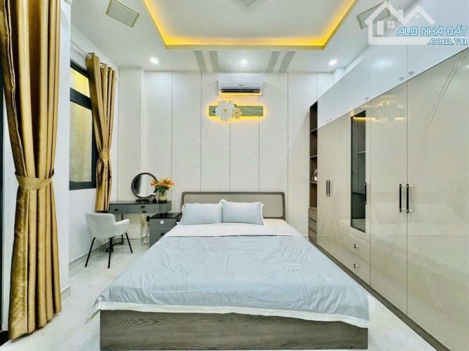 Đi nước ngoài định cư bán gấp nhà ở đường Trần Quốc Toản, phường Võ Thị Sáu, quận 3, giá 3 - 8