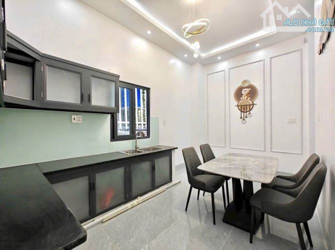 Gấp lắm rồi AC ơi, chú em ổng muốn bỏ xứ về quê trồng bơ nuôi á, nên bán căn nhà ở Tân An - 8