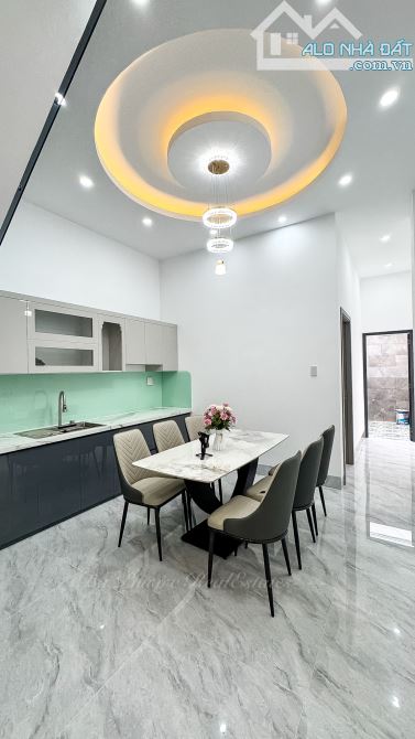 NHÀ TRỆT LẦU HIỆN ĐẠI XÂY MỚI FULL NỘI THẤT HẺM 311 NGUYỄN VĂN CỪ - SỔ HỒNG HOÀN CÔNG - TP - 8